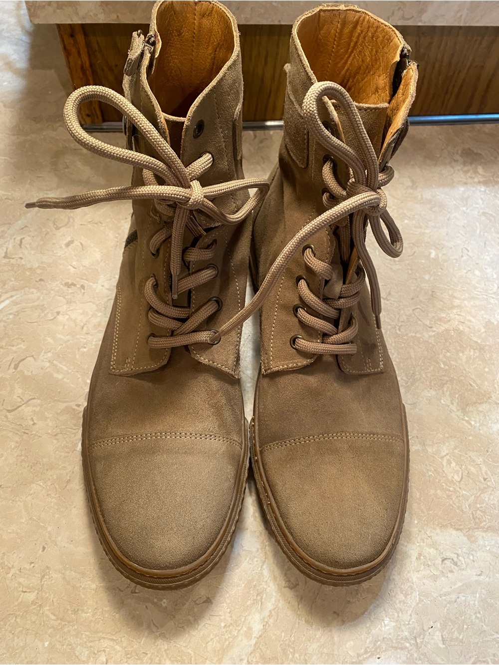 Hunter Men's Tan Suede Chukka Lace-Up Boots